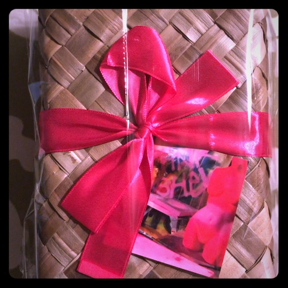 ‘Pink Shel ALOHA BOX’